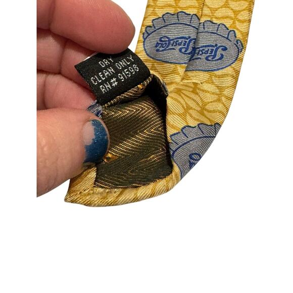 Buffalo Bay Pepsi Cola Bottle Caps Vintage Novelty Necktie 100% Silk - Picture 8 of 8